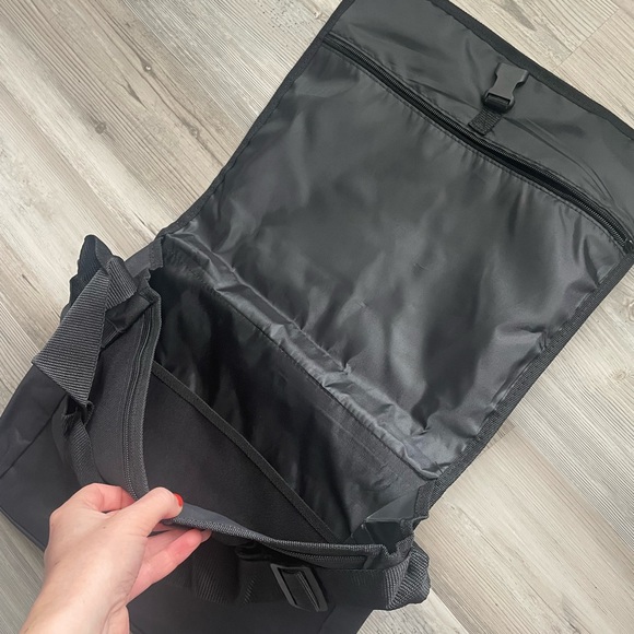 The Who tour bag - never used! NEW - Picture 2 of 5